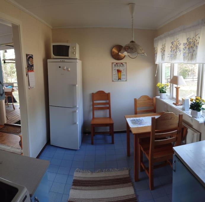 Stuga Vad Vatten Åsarp Extérieur photo