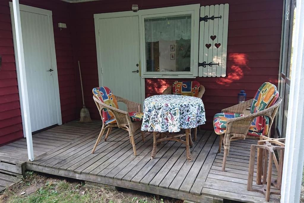 Stuga Vad Vatten Åsarp Extérieur photo