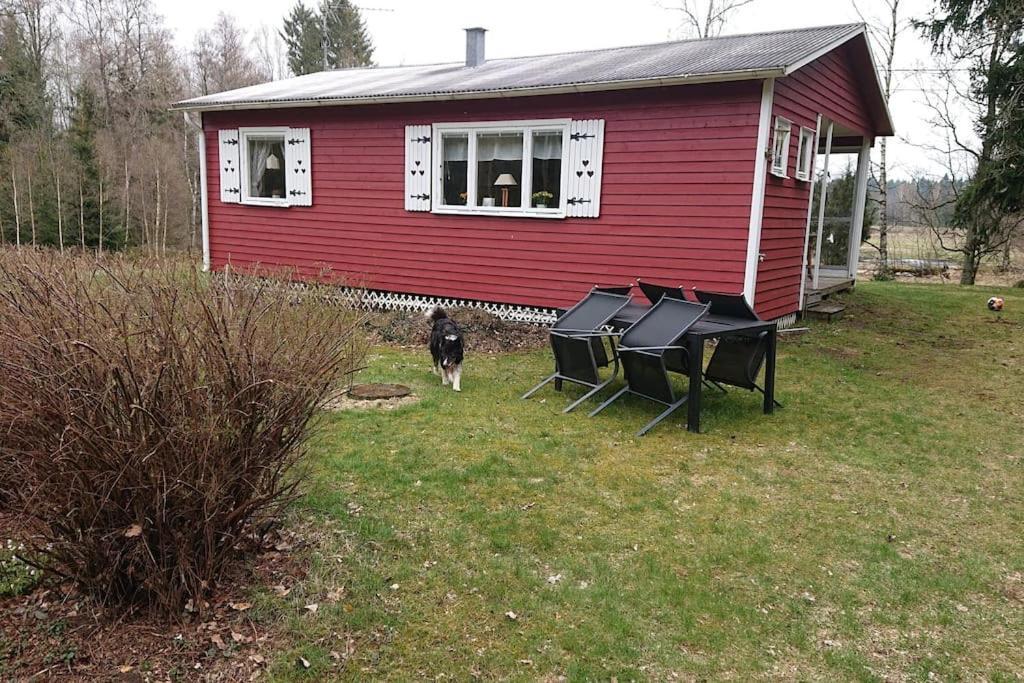 Stuga Vad Vatten Åsarp Extérieur photo
