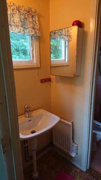 Stuga Vad Vatten Åsarp Extérieur photo