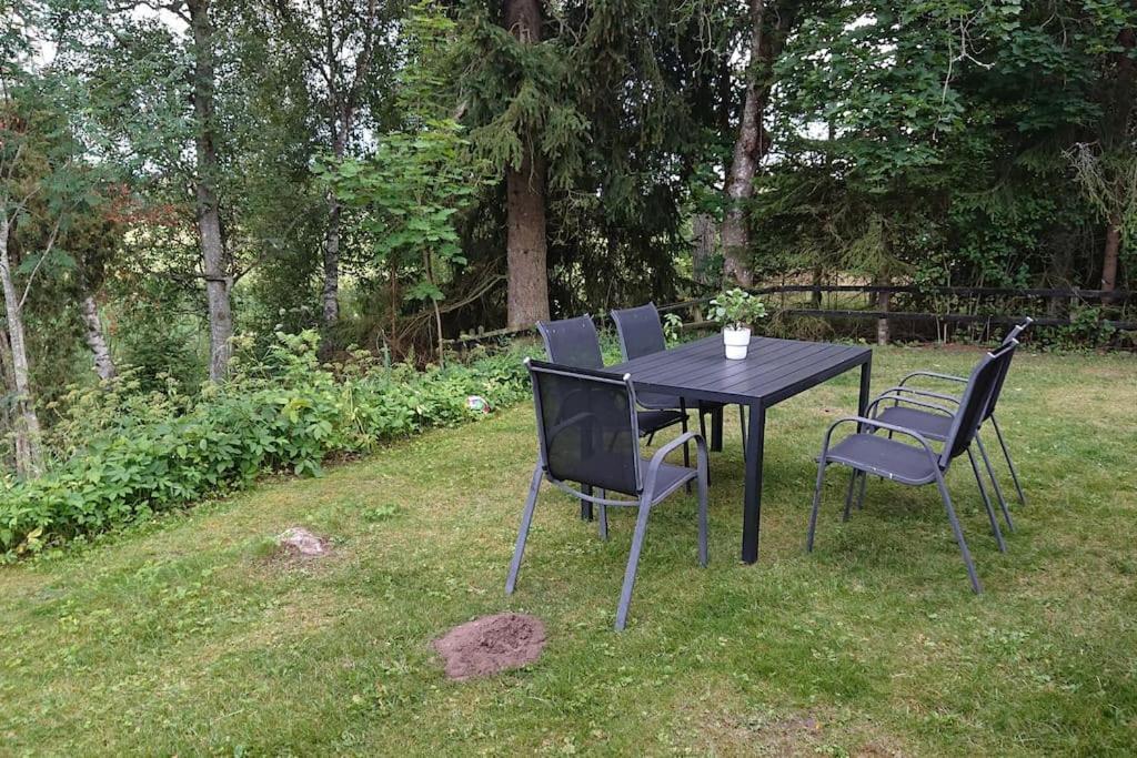 Stuga Vad Vatten Åsarp Extérieur photo
