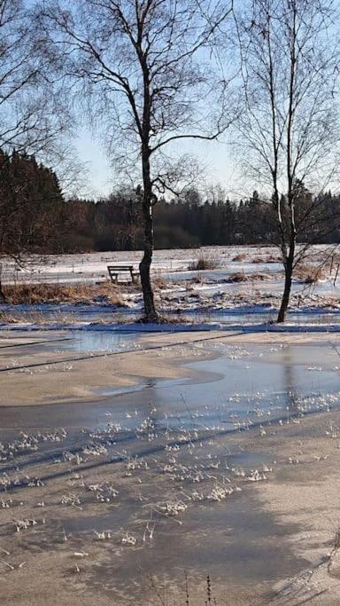 Stuga Vad Vatten Åsarp Extérieur photo