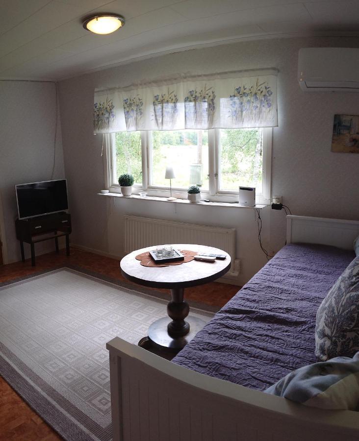 Stuga Vad Vatten Åsarp Extérieur photo